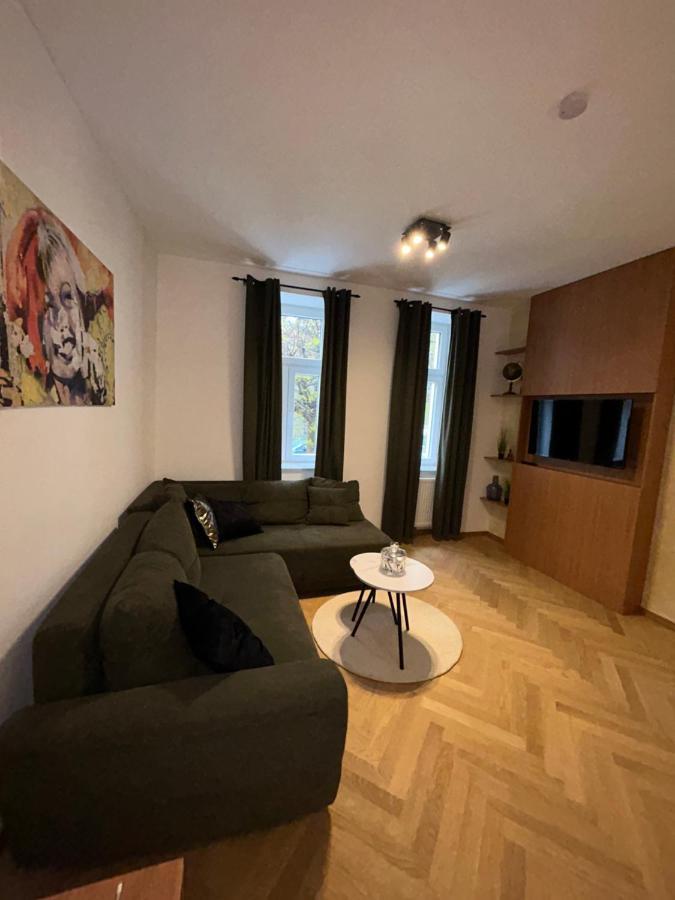 Deluxe Apartment Favoriten Вена Экстерьер фото